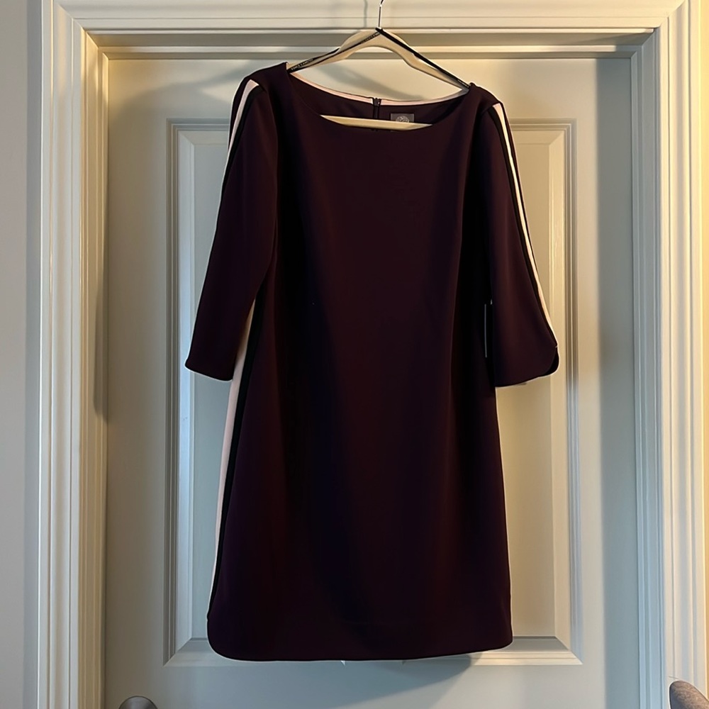 Vince Camuto mid sleeve dress